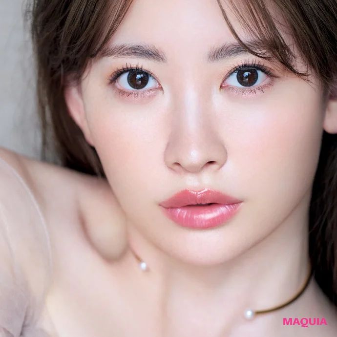 小嶋陽菜さん、お出かけを楽しむ休日メイク。全身コーディネートも公開_2