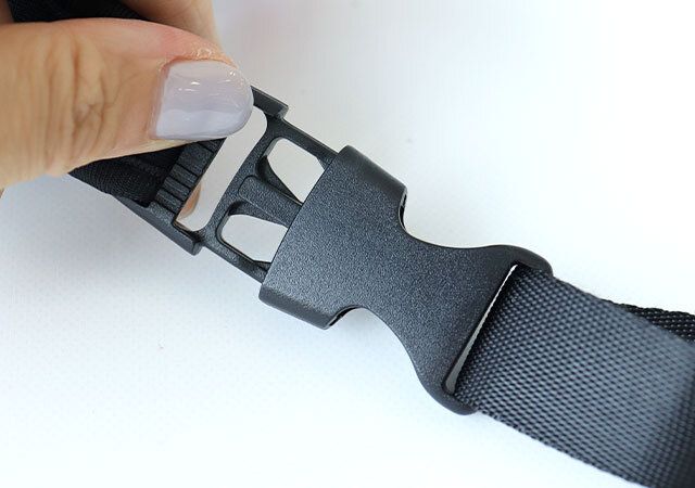 キャンドゥ 3WAYペットボトルカバー黒 バックル