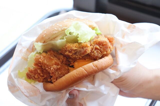 渋谷マムズタッチ チーズサイバーガー