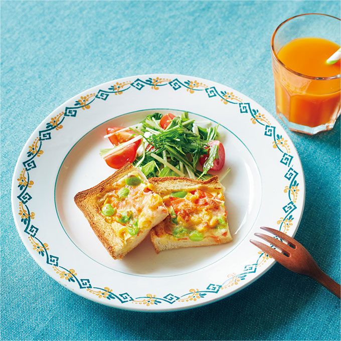 市販品を組み合わせて作る、育脳レシピ「具だくさんキッシュ＆ミニサラダ」の画像1