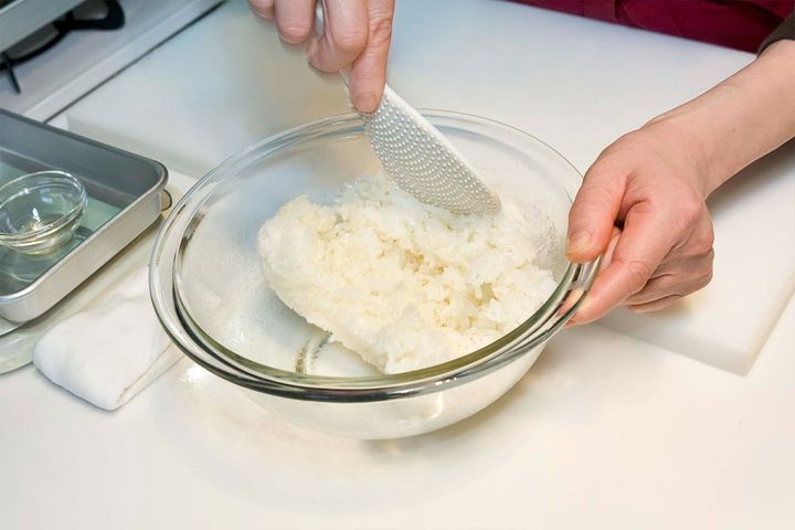 【簡単キンパ】“巻きす”がなくてもラップがあれば大丈夫！