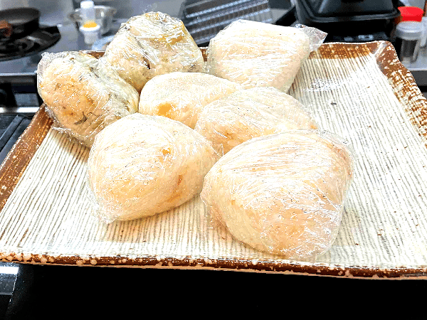 やっこまのおにぎり