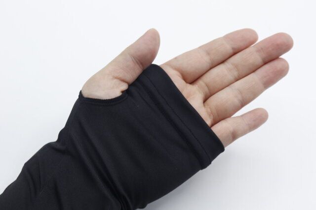 ダイソー アームカバー 吸水