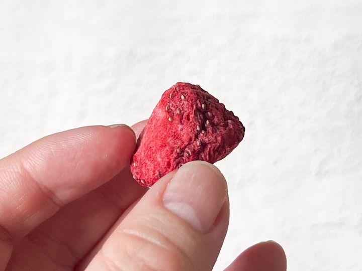 「いちご瓶」の中身のドライいちご