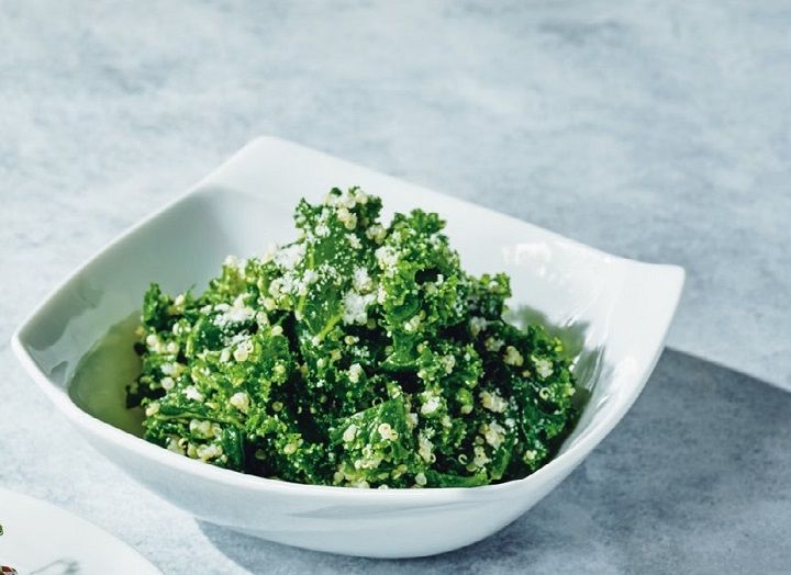 DEAN & DELUCAのデリ惣菜 ケールとキヌアのサラダ