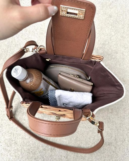 ヤナギサイド2WAYの中にある荷物