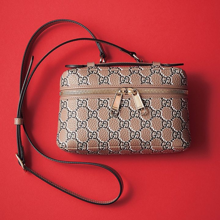 収納力もお墨付きなグッチのポシェット