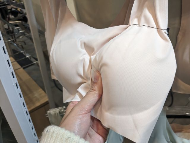 スハダハーモニーハーフブラトップのパッド部分の質感