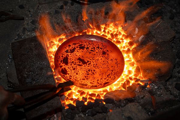 キャンパーに大人気！職人が作る魅力的なギアや食事とは？