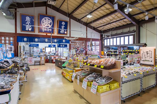 キャンパーに大人気！職人が作る魅力的なギアや食事とは？