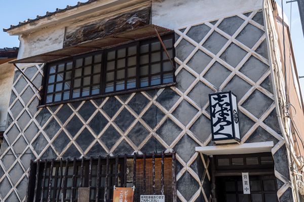 キャンパーに大人気！職人が作る魅力的なギアや食事とは？