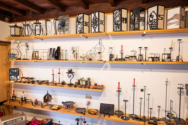 キャンパーに大人気！職人が作る魅力的なギアや食事とは？