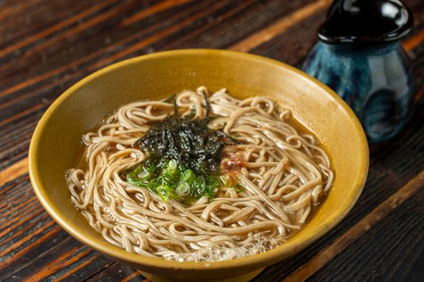 キャンパーに大人気！職人が作る魅力的なギアや食事とは？