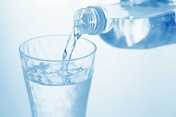 体内で水分が果たす役割とは