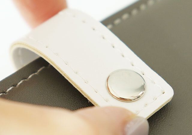 セリア レザー風カードホルダー16ポケット表紙ポケット付き デザイン