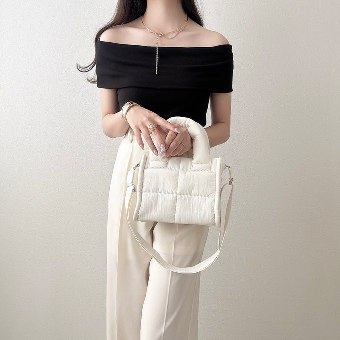 GU「オフショルダーT」