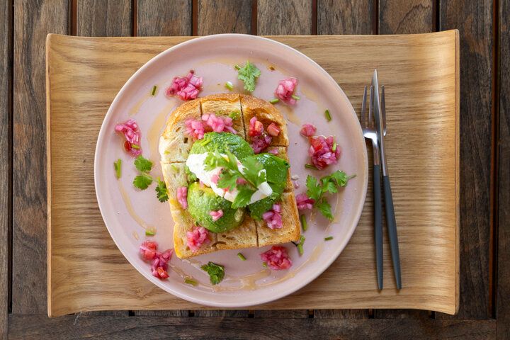 軽井沢の爽やかな森の中で読書とグルメを楽しむひととき♪「軽井沢コモングラウンズ」へ