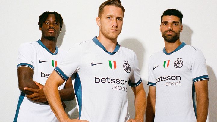 インテルが新アウェイユニフォームを発表！グレーを合わせた「優雅デザイン」で都市ミラノを表現