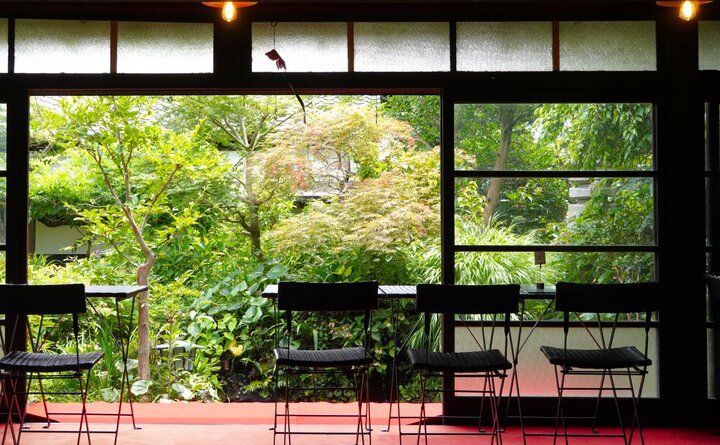 横浜駅から足をのばして古き良き明治の面影を伝える大きなお屋敷でひと休み「古民家Cafe×Beer 花やしき」