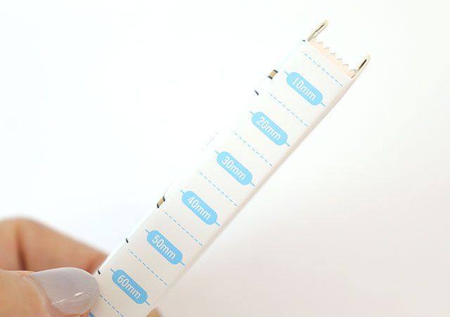 セリア 快速めくりの両面テープ 目盛り