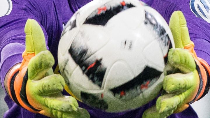 ミス連発の21歳GK、9分間で3失点すると開始12分で懲罰交代も…カズの古巣が衝撃敗戦