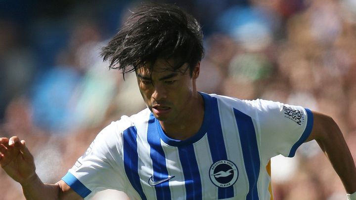 ブライトン三笘薫、開幕前にキレキレ！神トラップを発動する