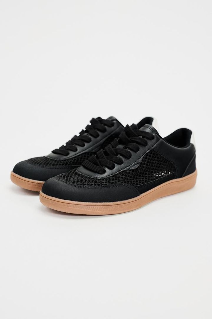 新品☆ZARA ザラ メッシュスニーカー Gold ZARA - ZARA メッシュスニーカーの通販 by haruichiban｜ザラ