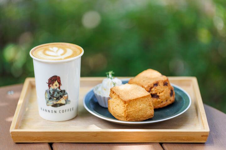 緑に囲まれた「カンノンコーヒー 吉祥寺店」のこだわりコーヒーとスイーツで心穏やかな時間を