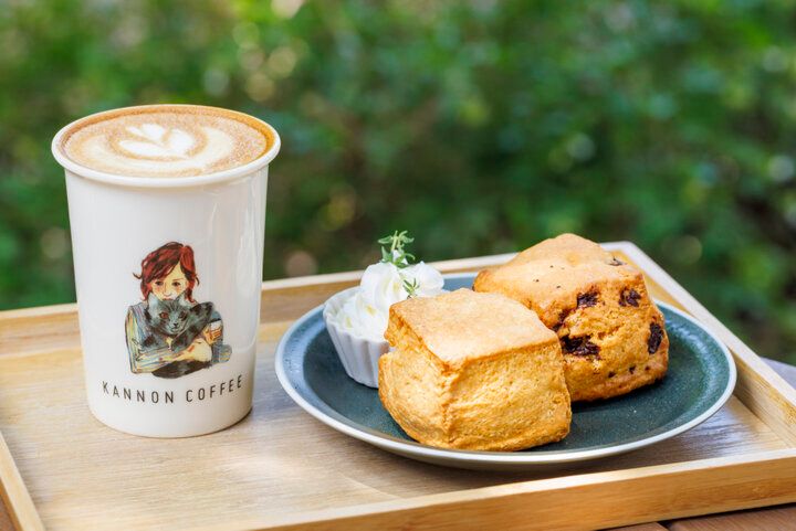 緑に囲まれた「カンノンコーヒー 吉祥寺店」のこだわりコーヒーとスイーツで心穏やかな時間を