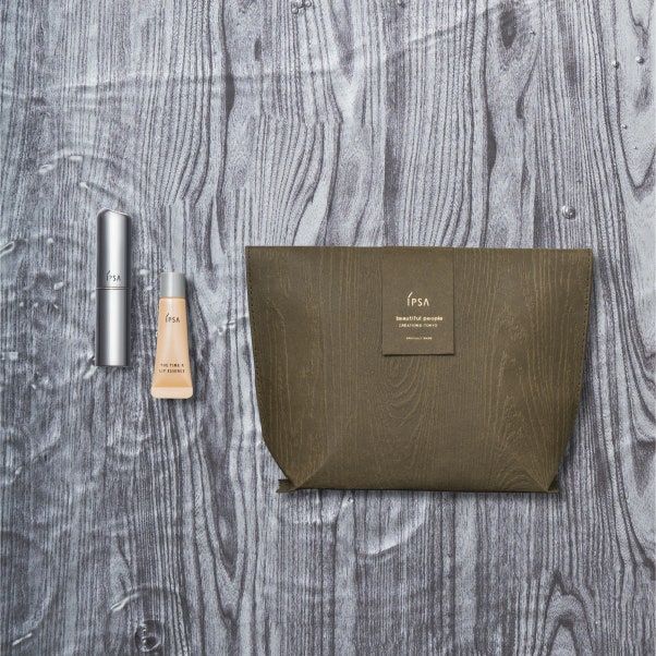 デイエッセンススティックキット ￥4,180円（2024年10月29日より数量限定発売） ※セット内容／ザ・タイムＲ デイエッセンススティック e 9.2g、ザ・タイムＲ リップエッセンス SPF18・PA++ 4.5g、コスメバッグ ビューティフルピープル 特別エディション ※4種から選択できる一部の店舗を除き、3種から1品を選択