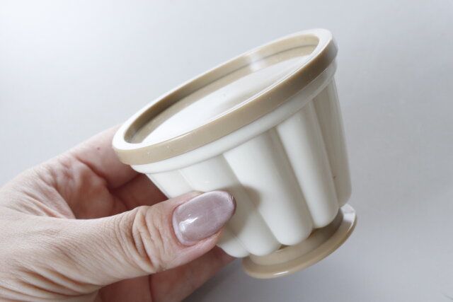 スリーコインズ ゼリー型4個セット フタを閉じた状態