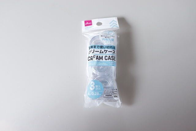ダイソー クリームケース（ヘラ付、8g、3個） パッケージ