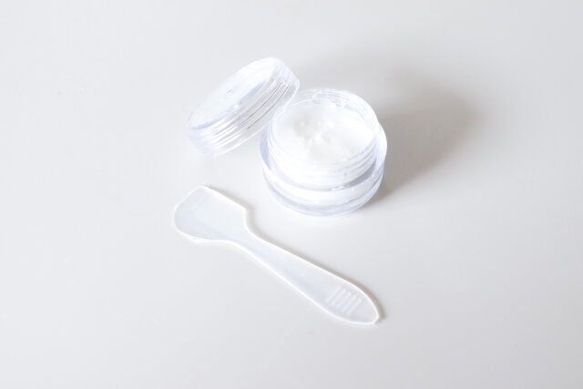 ダイソー クリームケース（ヘラ付、8g、3個） 詰め替え