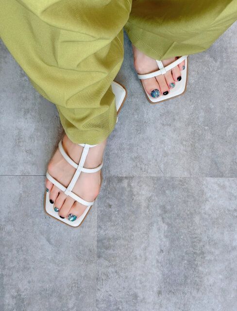 GUナローストラップフラットサンダルオフホワイトの着用感