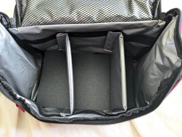 ポーチ仕切りあり