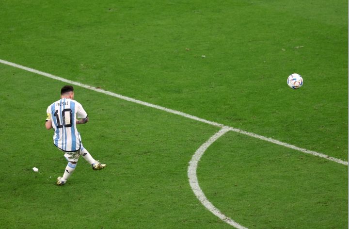 サッカー史上最強の「左利きフリーキッカー」5名