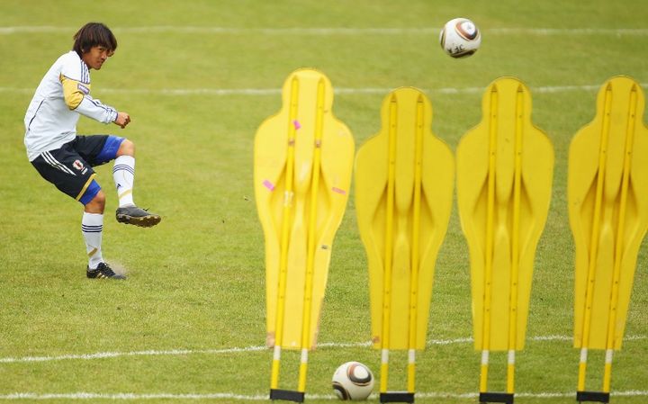 サッカー史上最強の「左利きフリーキッカー」5名