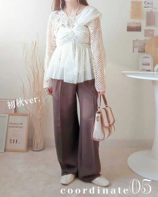 タックワイドパンツを着たコーデ