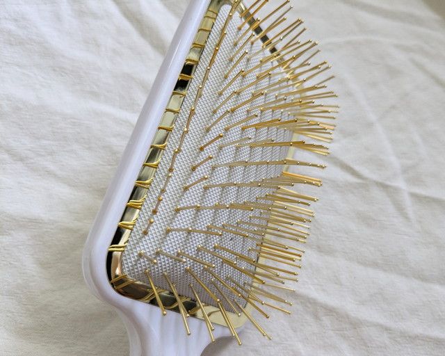 YOGI’S ORIGINAL HAIR BRUSH