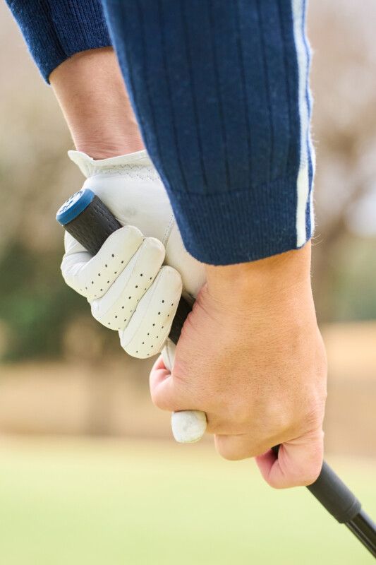 ドライバーの正しい構え方とは？ボール位置や握りをプロコーチ解説！