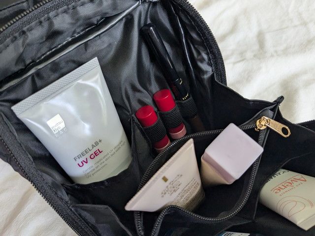 キルティングポーチを開いたところ