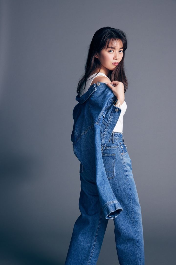 デニムジャケット ¥33,000 ハイウェストデニム ¥22,000