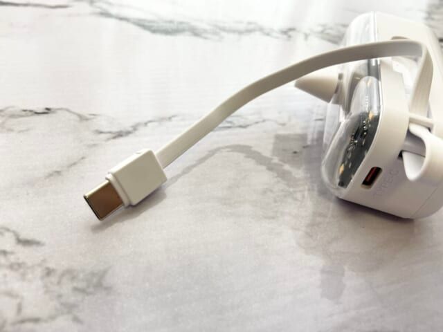 3COINS スリコ LEDライト付きクリアモバイルバッテリー Type-C