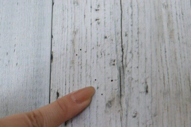 ダイソー ハンマーで軽くたたくだけフック ピン 跡