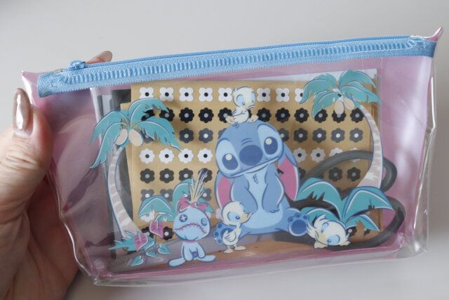 ダイソー 舟型ポーチ（スティッチ） ピンク 使用例