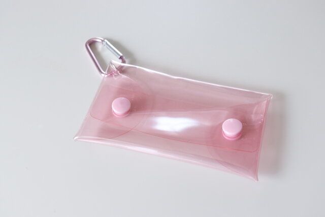 ダイソー クリアカラーポーチ（A、カラビナ付） ピンク