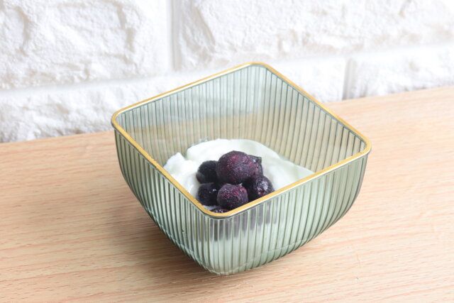 セリア 箔押しラインスクエア小鉢 モスグリーン 使用例