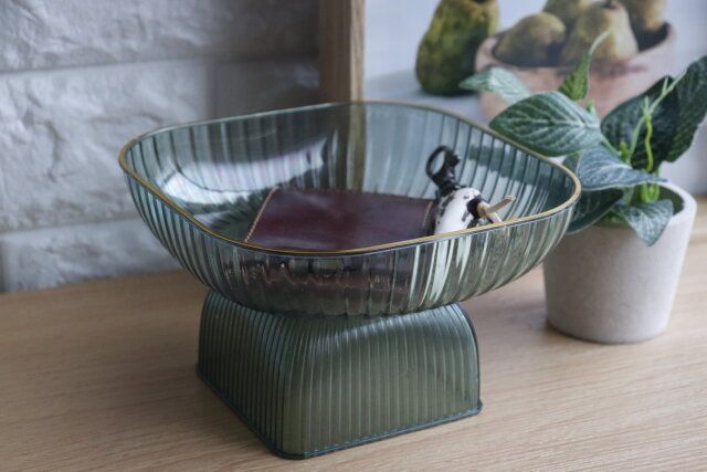 セリア 箔押しラインスクエア小鉢 モスグリーン 箔押しラインスクエアボウル モスグリーン アクセサリートレイ