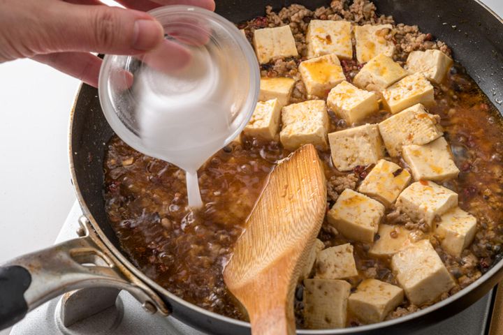水溶き片栗粉を加える