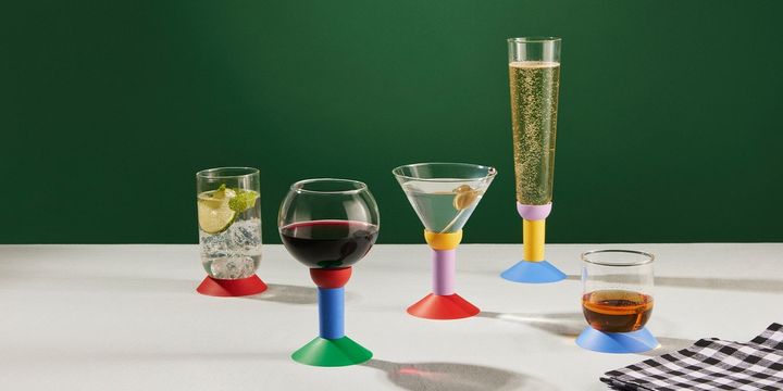 Bodum Oktett タンブラー トール ダークコーラル￥2,970、ワイングラス マルチカラー、マティーニグラス マルチカラー、シャンパングラス マルチカラー 各￥3,630、タンブラー ショート ペールブルー ￥2,640（各2個セット）